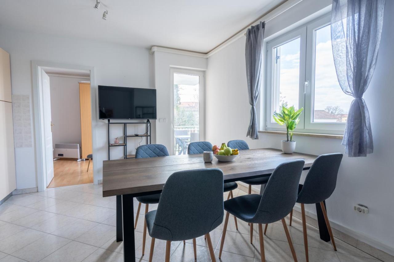 Charmante Wohnung Fusslaeufig Zum Meer In Funtana Exterior photo