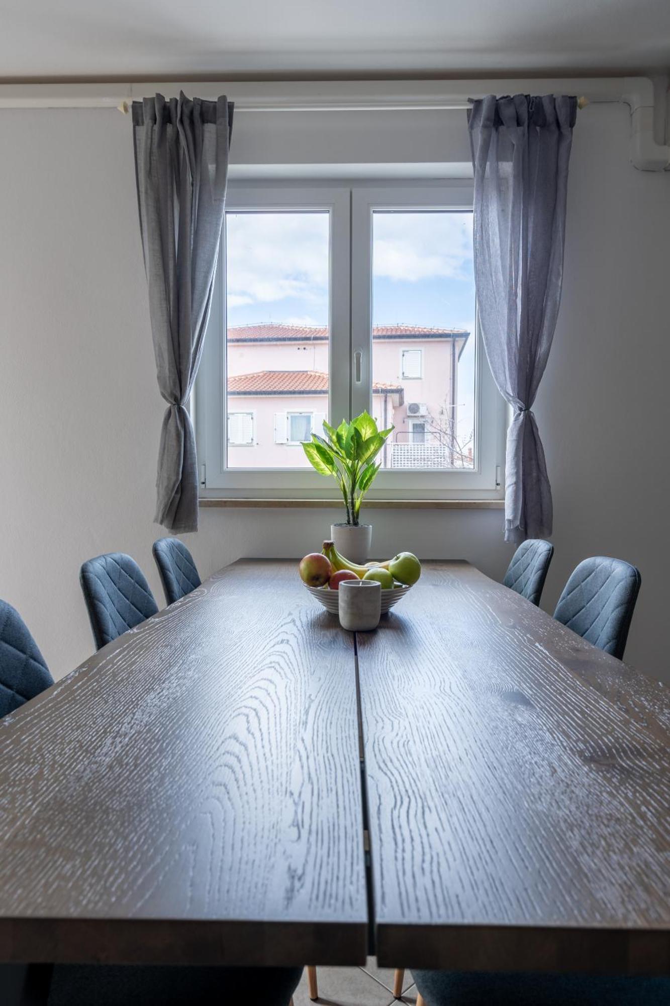 Charmante Wohnung Fusslaeufig Zum Meer In Funtana Exterior photo